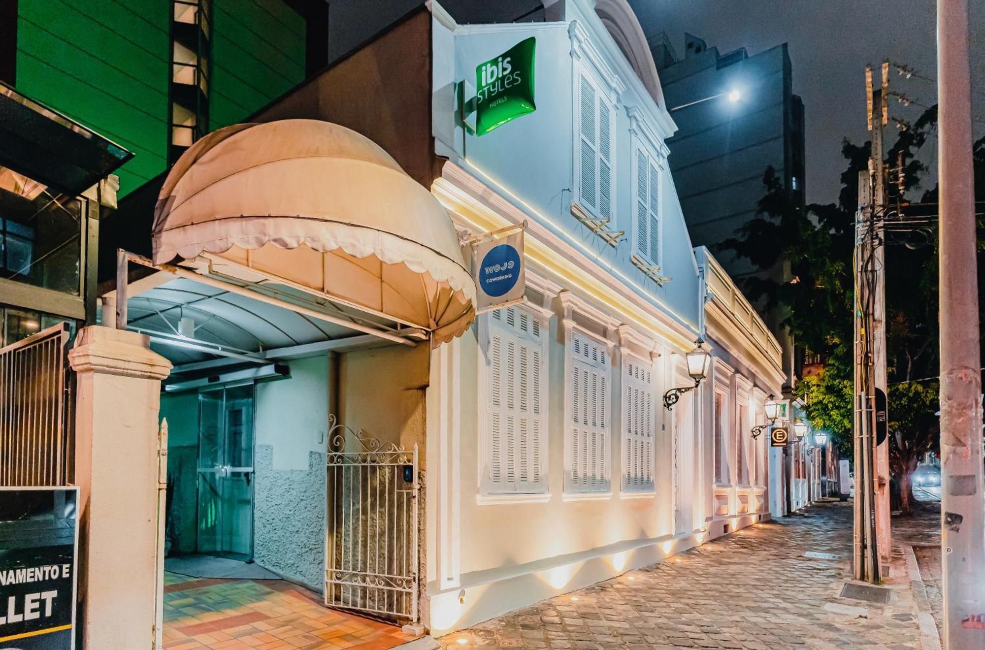 Hotel Ibis Styles Curitiba Centro Civico Exterior foto